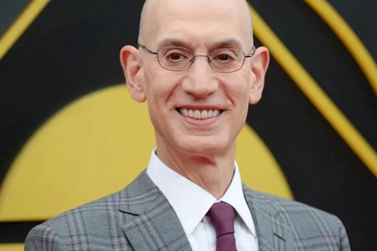 NBA总裁亚当-肖华谈对全明星赛的看法，表示未来全明星赛可能是美国队对阵世界队