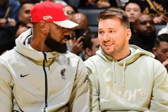 帕森斯严厉指责詹姆斯不参加NBA全明星赛，表示詹姆斯太虚伪只为自己