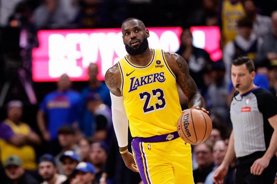 詹姆斯NBA常规赛出场数升至历史第三