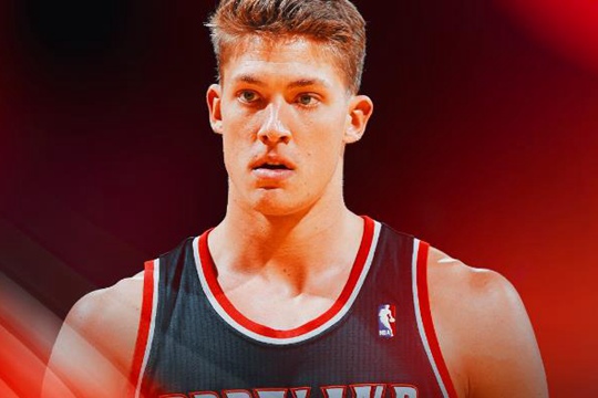 33岁的迈尔斯-莱昂纳德宣布退役，结束十年NBA生涯